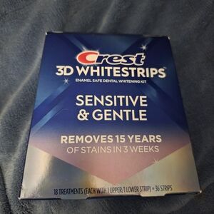 Crest 3D Whitestrips Sensitive & Gentle - Blue and White